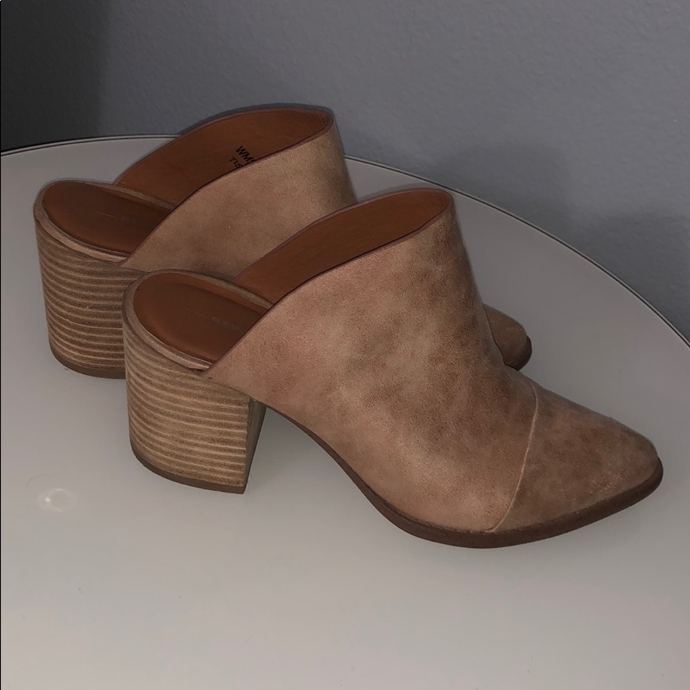 SLIP ON MULES
